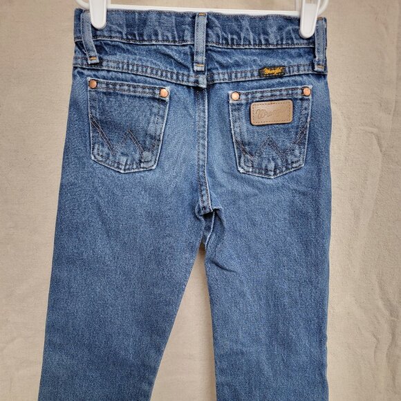 Wrangler Boys Distressed Straight Leg Jeans – Size 7 Regular – Medium Wash - Picture 2 of 5